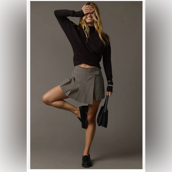 Anthropologie Pilcro Mock-Neck Batwing Cropped Sweater color black size M - Picture 4 of 8